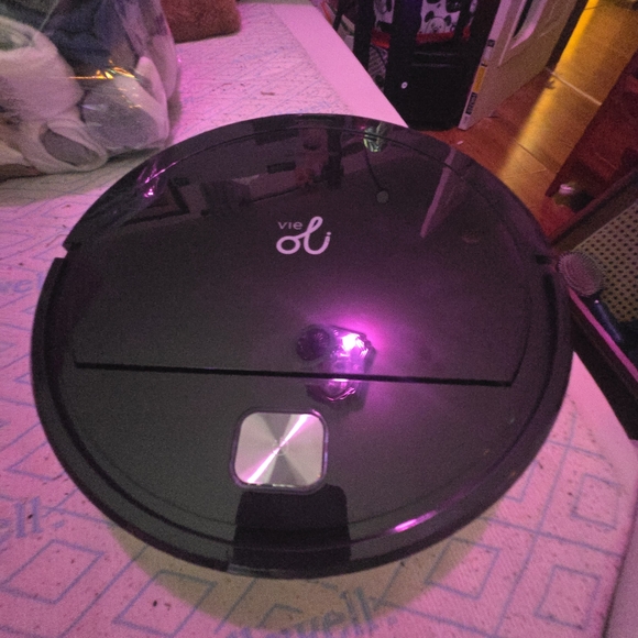 Black Robot Vacuum Cleaner - Picture 1 of 5